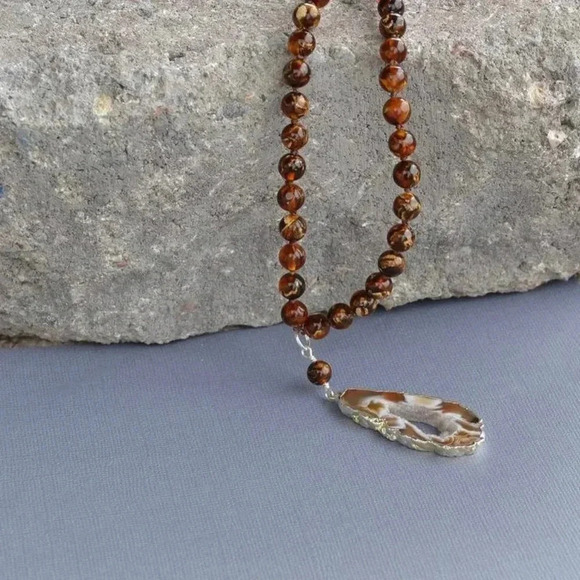 Amber Necklace,Stalactite Pendant,Drusy Pendant,Hand Knotted, Brown Necklace - Picture 2 of 3